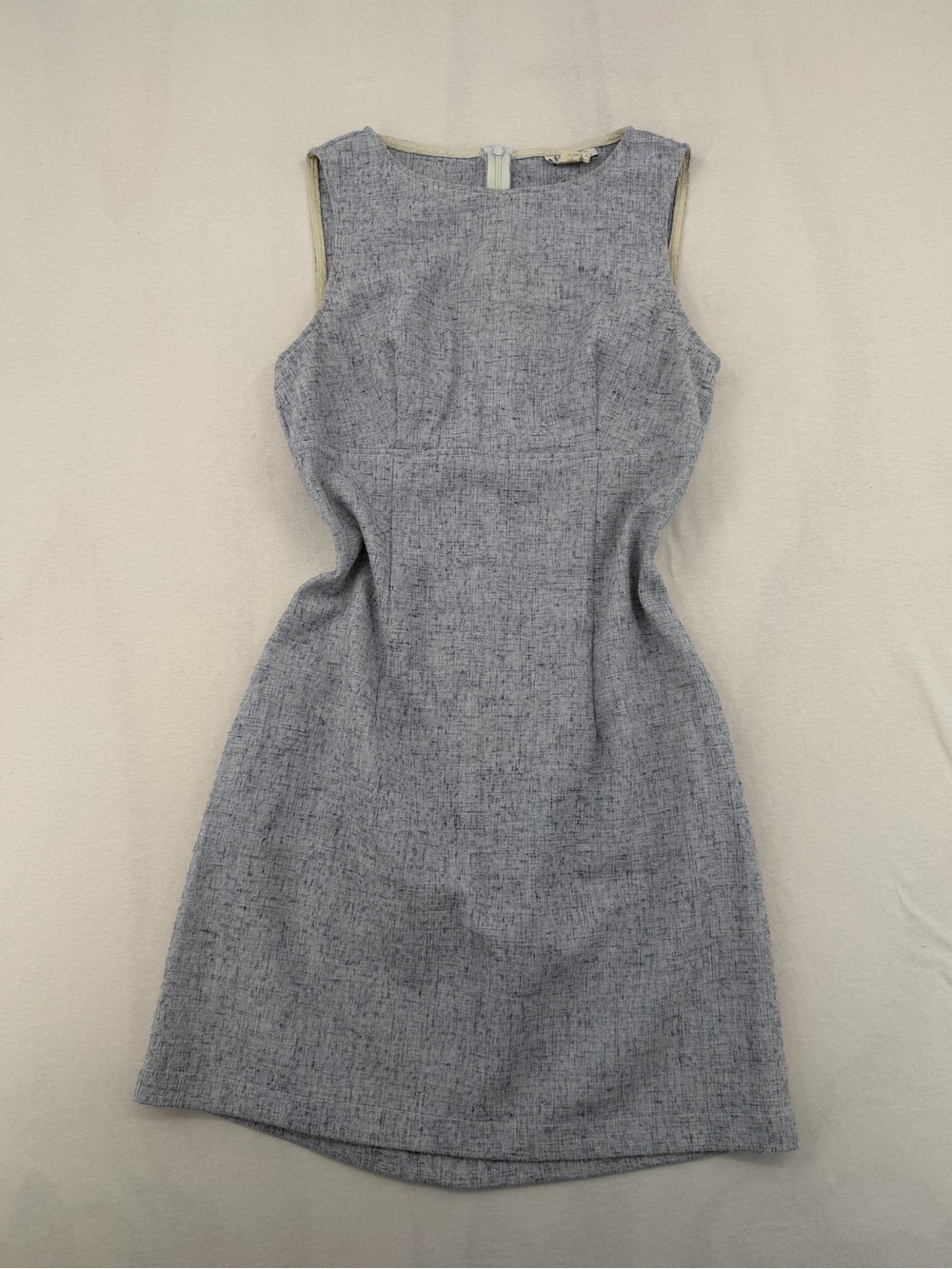 BCBGMaxAzria Light Gray Sleeveless Linen Blend Dress
